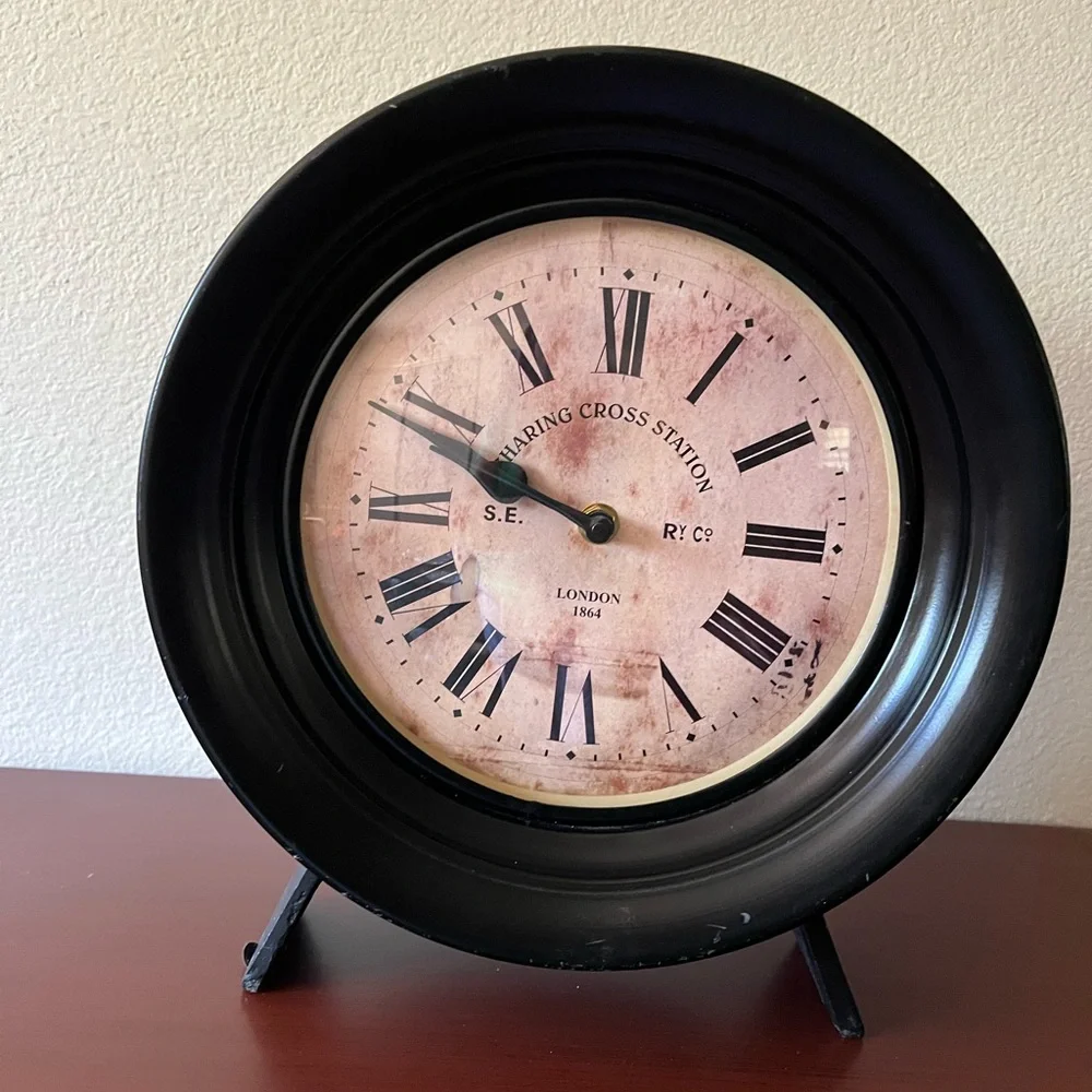 Vintage double-sided table clock